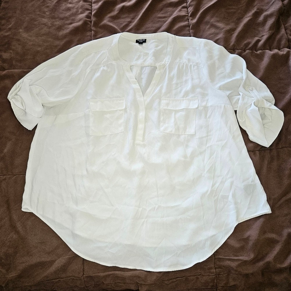 Torrid Harper Georgette Pullover 3/4 Sleeve Tunic Blouse V-neck White Size 2(X)